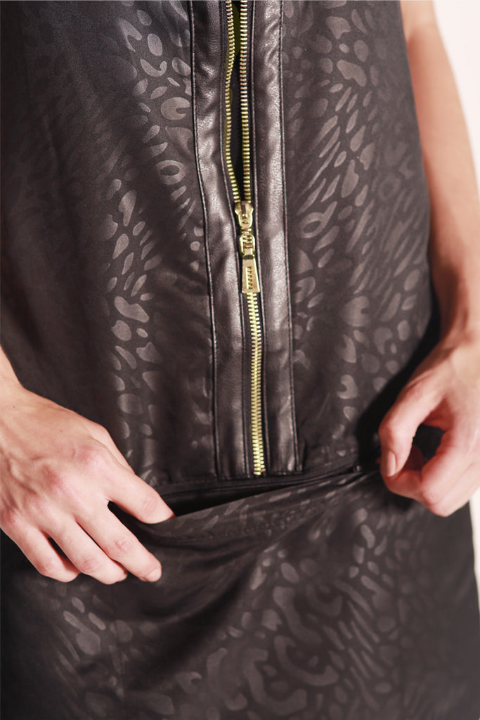 Black Leopard Zipper Apron - 145-BK